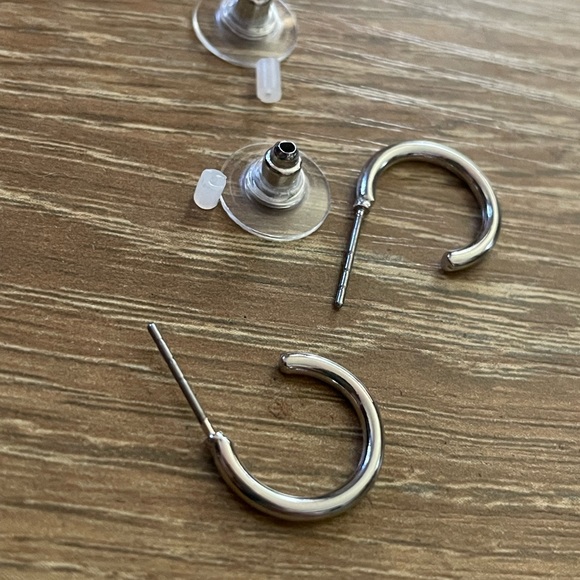 Silver time Small Hoops - Picture 2 of 3